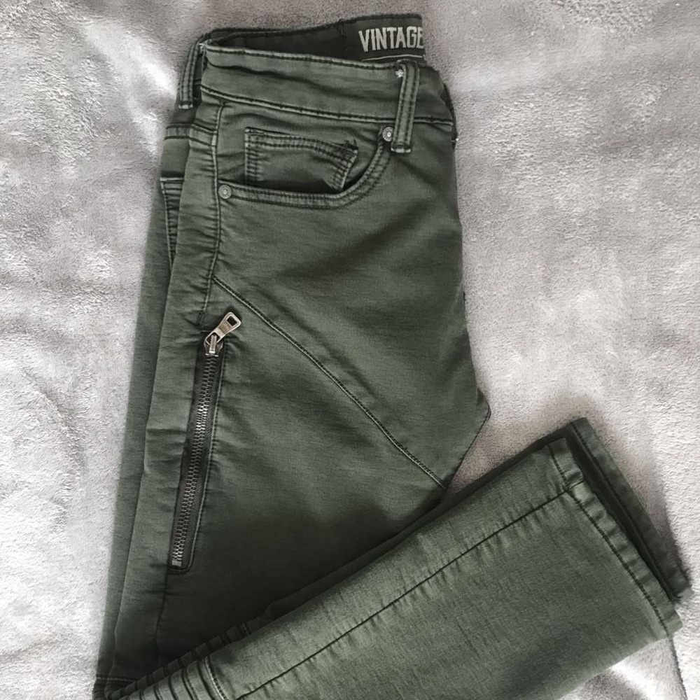 green pants